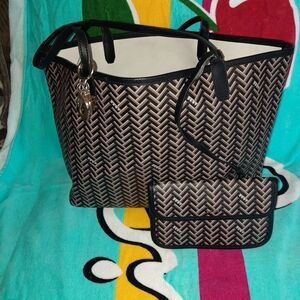 D n k y travel bag with pouch